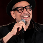 Jeff Goldblum speaking at Phoenix Fan Fusion in 2019
